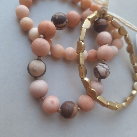 Universal threads genuine Stone gold tone elastic bracelet - Picture 6 of 6